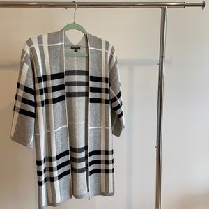 Black & White Stripped Cadigan, Dynamite XXS